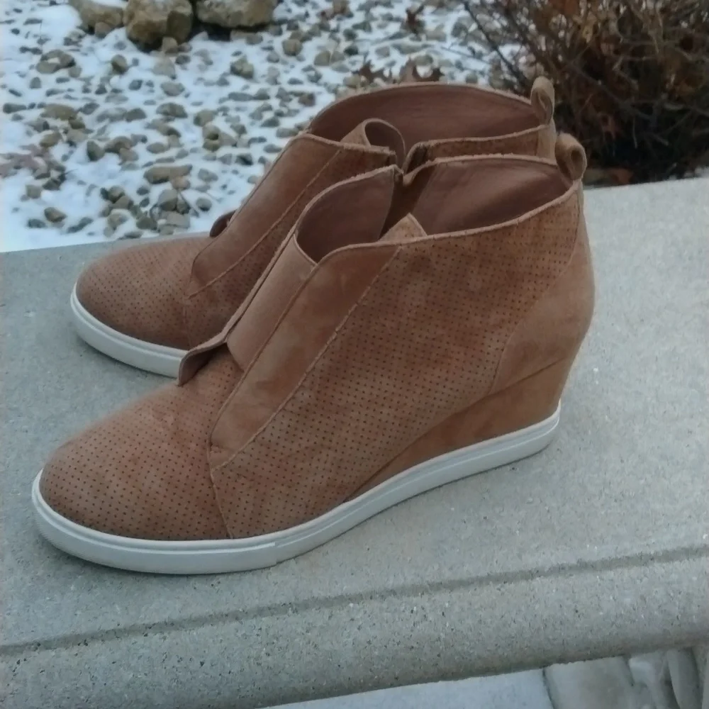 PAOLO FELICIA WEDGE SNEAKER Tan Suede size 9